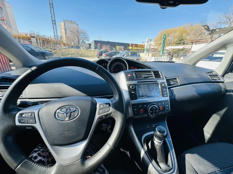 Toyota Verso, снимка 10 - Автомобили и джипове - 49394563