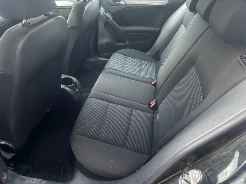 VW Golf 6-1.6TDi-105к.с-2012г-180000км!!!, снимка 11 - Автомобили и джипове - 52335054