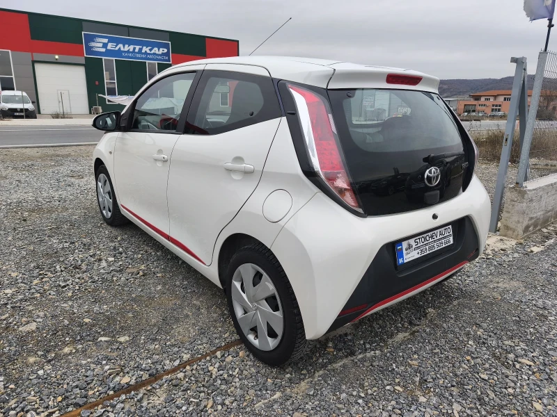 Toyota Aygo 1.0benzin 69hp, снимка 6 - Автомобили и джипове - 53132371