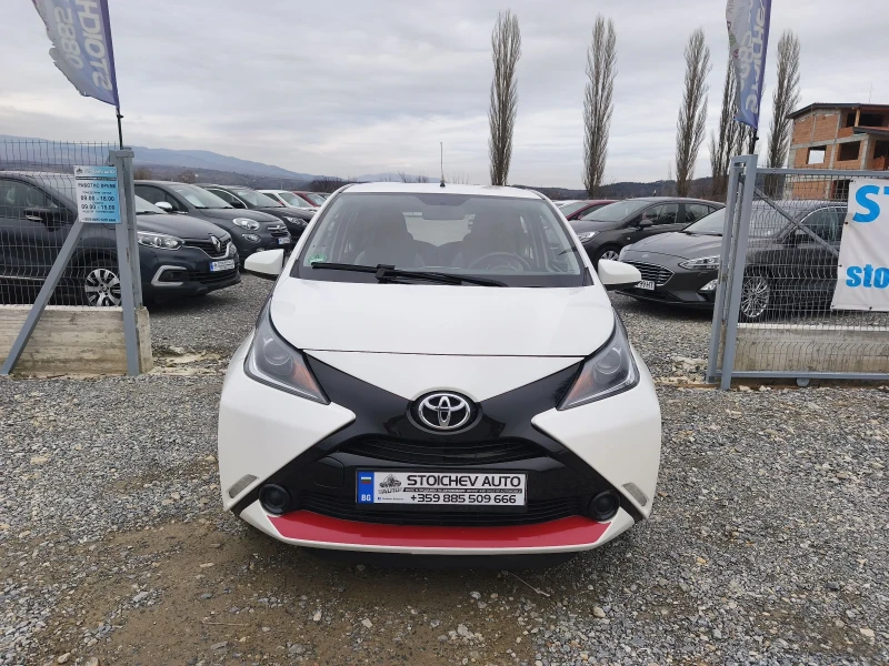 Toyota Aygo 1.0benzin 69hp, снимка 3 - Автомобили и джипове - 53132371