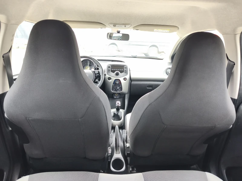 Toyota Aygo 1.0benzin 69hp, снимка 11 - Автомобили и джипове - 53132371