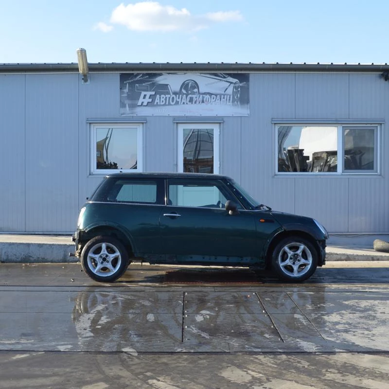 Mini One 1.6 i, снимка 2 - Автомобили и джипове - 35275663