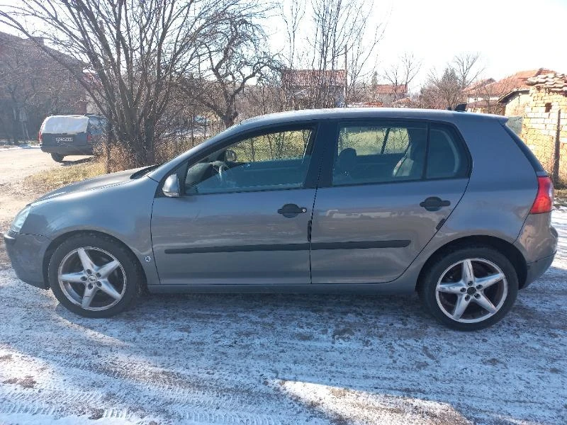 VW Golf 1.9 TDI, снимка 3 - Автомобили и джипове - 47236419