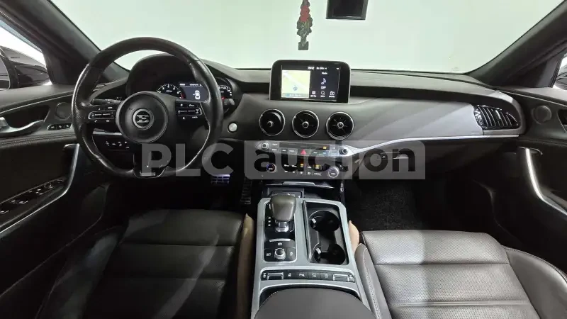 Kia Stinger, снимка 7 - Автомобили и джипове - 55036038