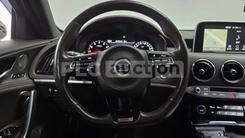 Kia Stinger, снимка 13 - Автомобили и джипове - 55036038