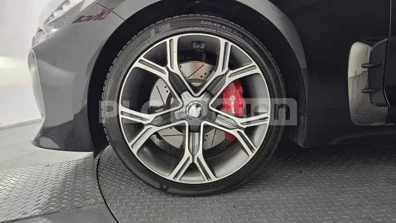 Kia Stinger, снимка 5 - Автомобили и джипове - 55036038