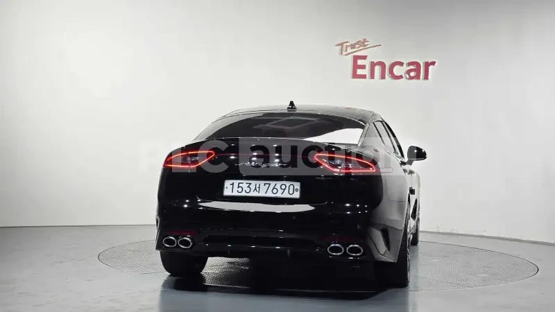 Kia Stinger, снимка 4 - Автомобили и джипове - 55036038
