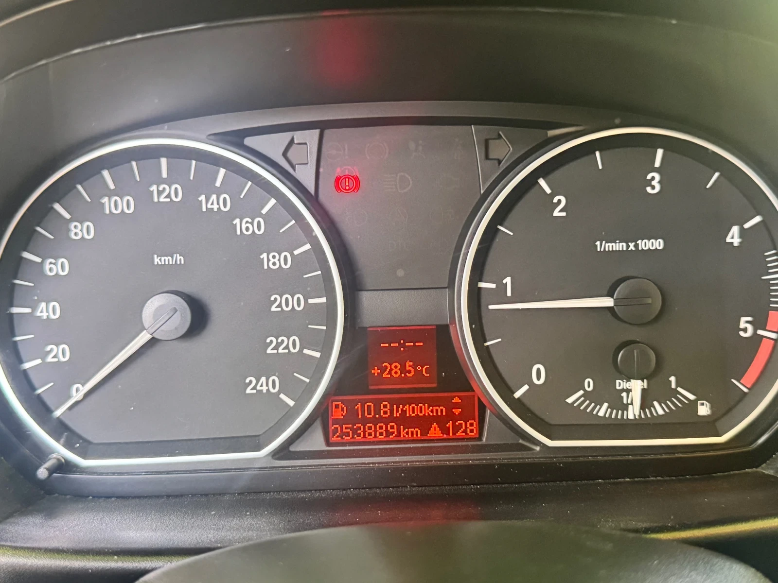 BMW 118 2.0 D facelift - изображение 4