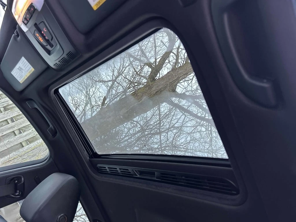 BMW 330 * 330i xDrive * CARFAX * ���� �� �� | Mobile.bg � ����������� 10