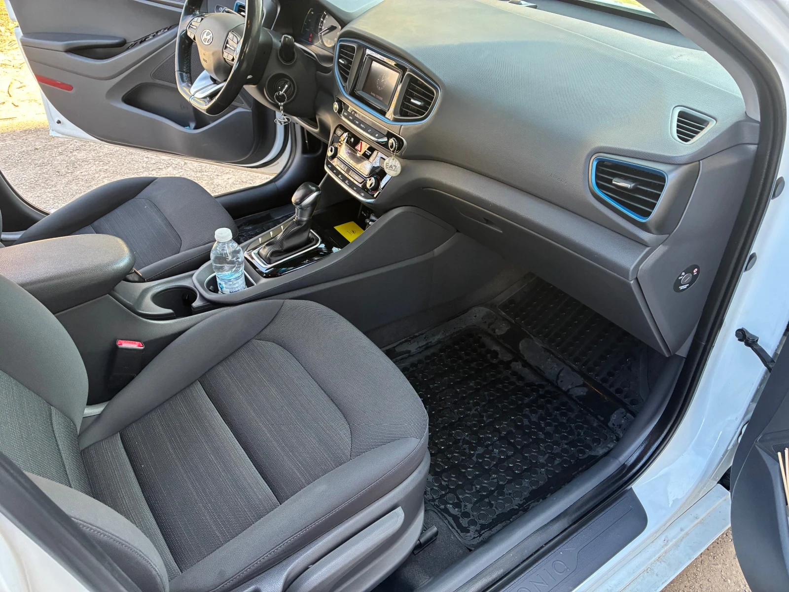 Hyundai Ioniq Hibrid, снимка 10 - Автомобили и джипове - 53880753