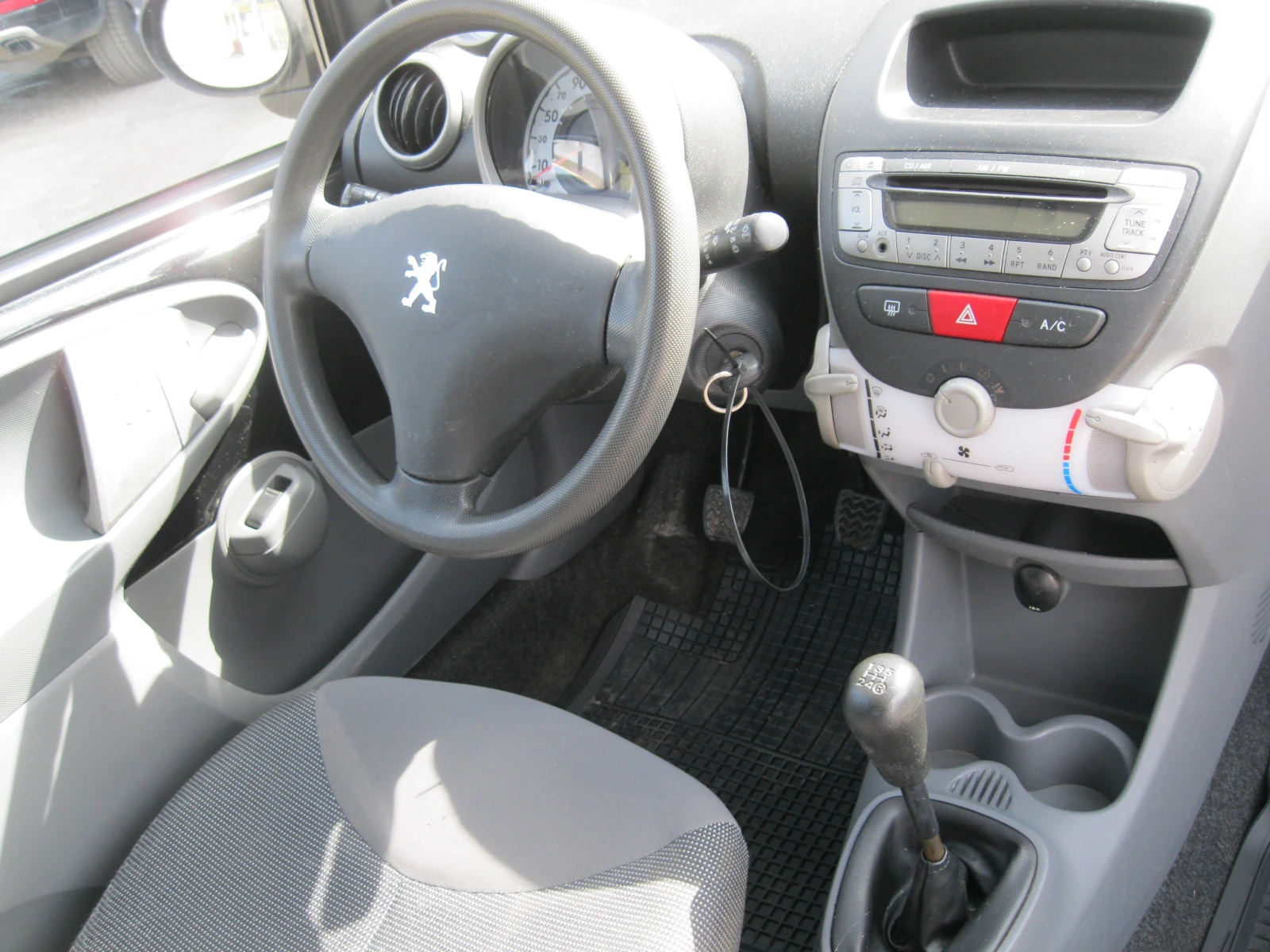 Peugeot 107, снимка 11 - Автомобили и джипове - 53894707