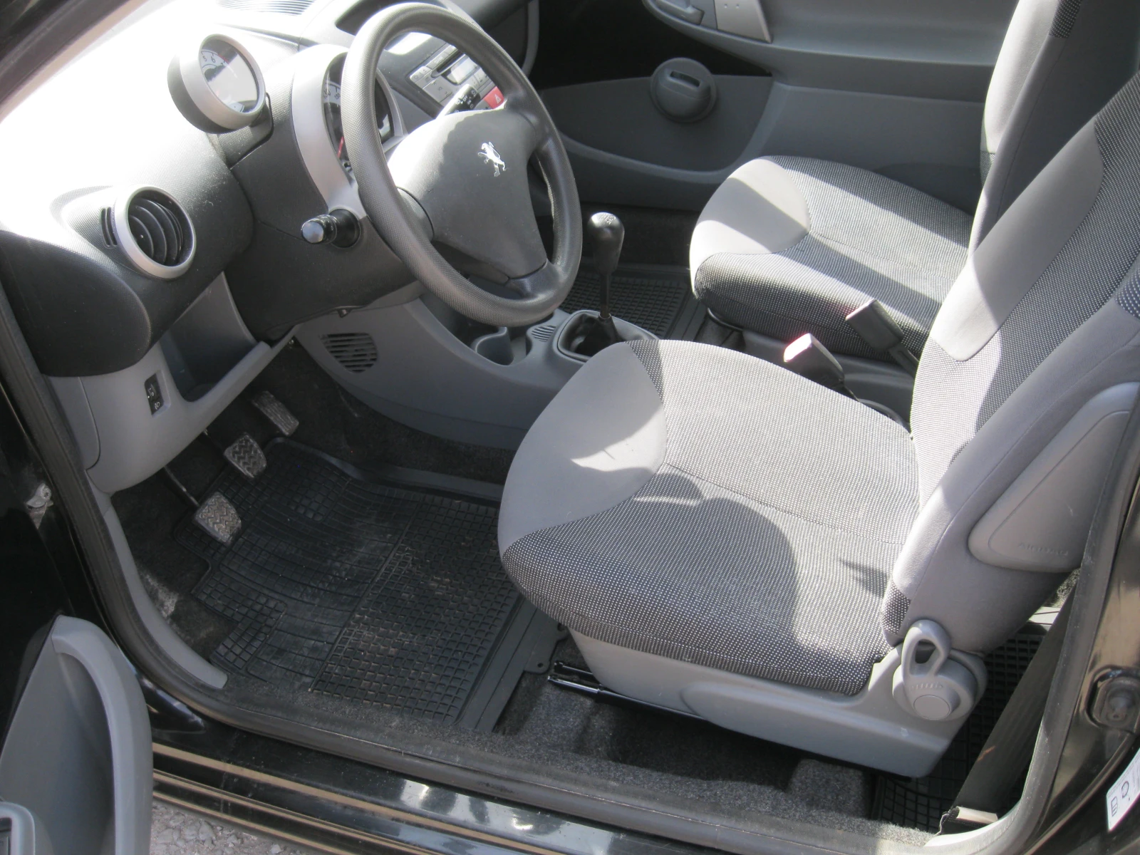 Peugeot 107, снимка 8 - Автомобили и джипове - 53894707