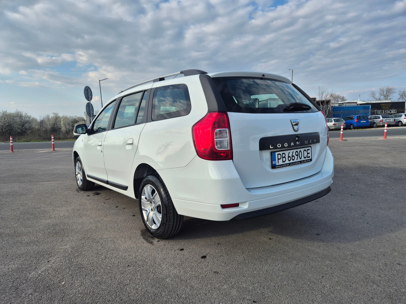 Dacia Logan 1.5 DCI, снимка 3 - Автомобили и джипове - 53977061