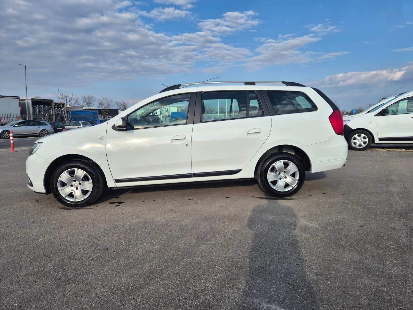 Dacia Logan 1.5 DCI, снимка 2 - Автомобили и джипове - 53977061