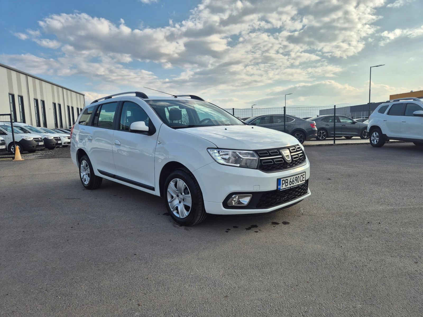 Dacia Logan 1.5 DCI, снимка 7 - Автомобили и джипове - 53977061