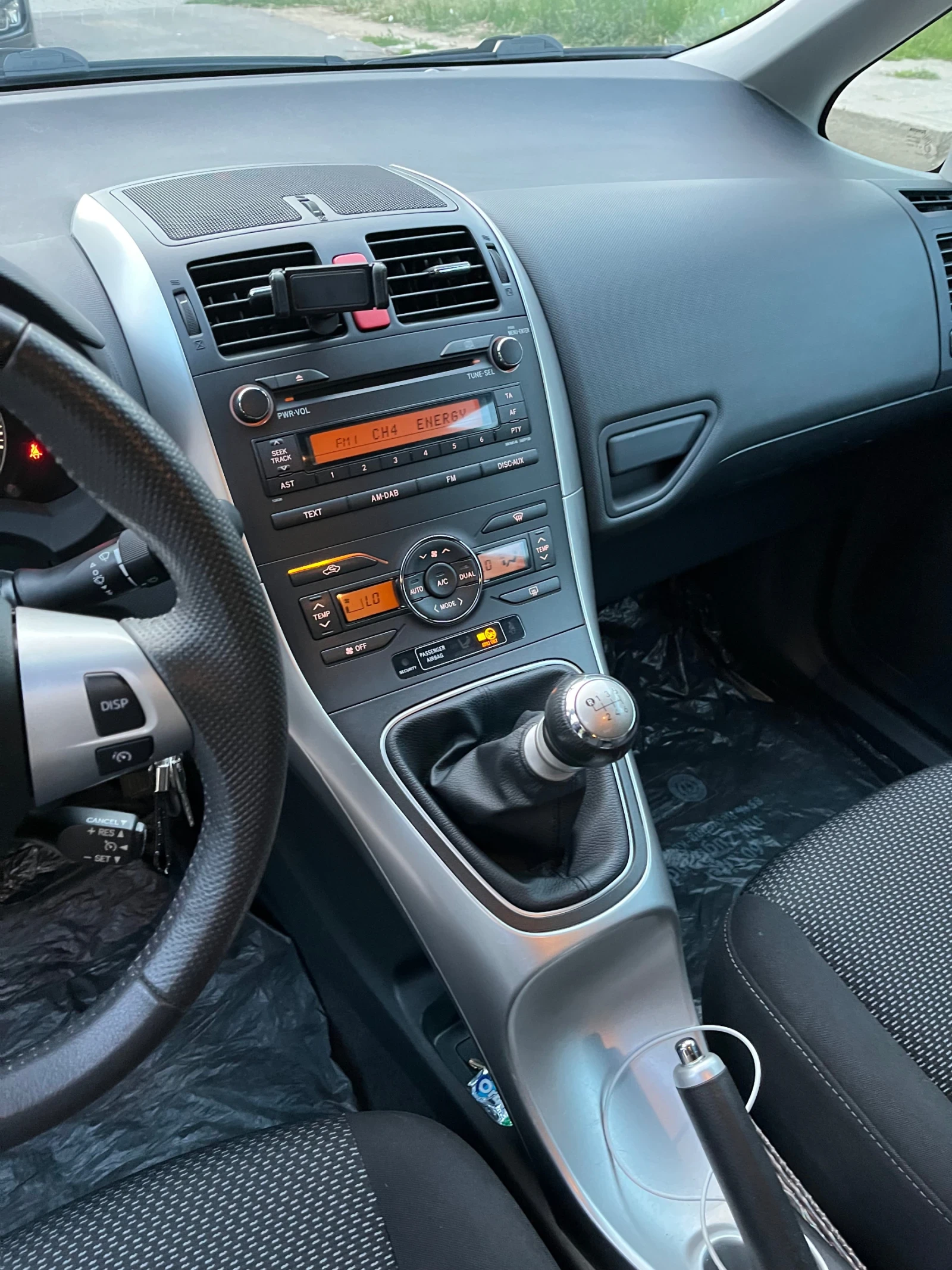Toyota Auris, снимка 5 - Автомобили и джипове - 54568223