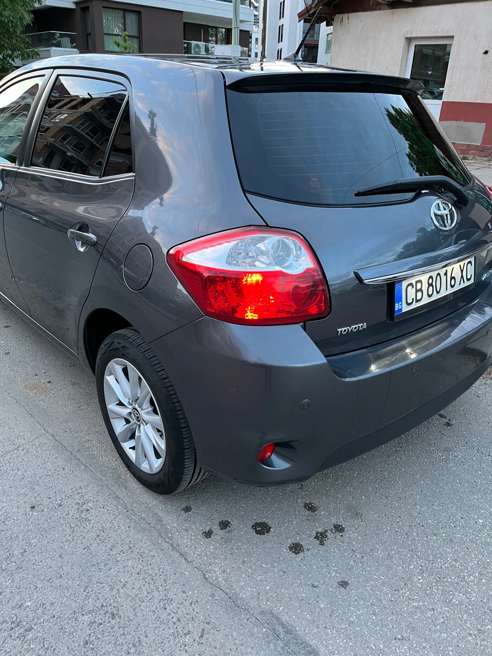 Toyota Auris, снимка 13 - Автомобили и джипове - 54568223