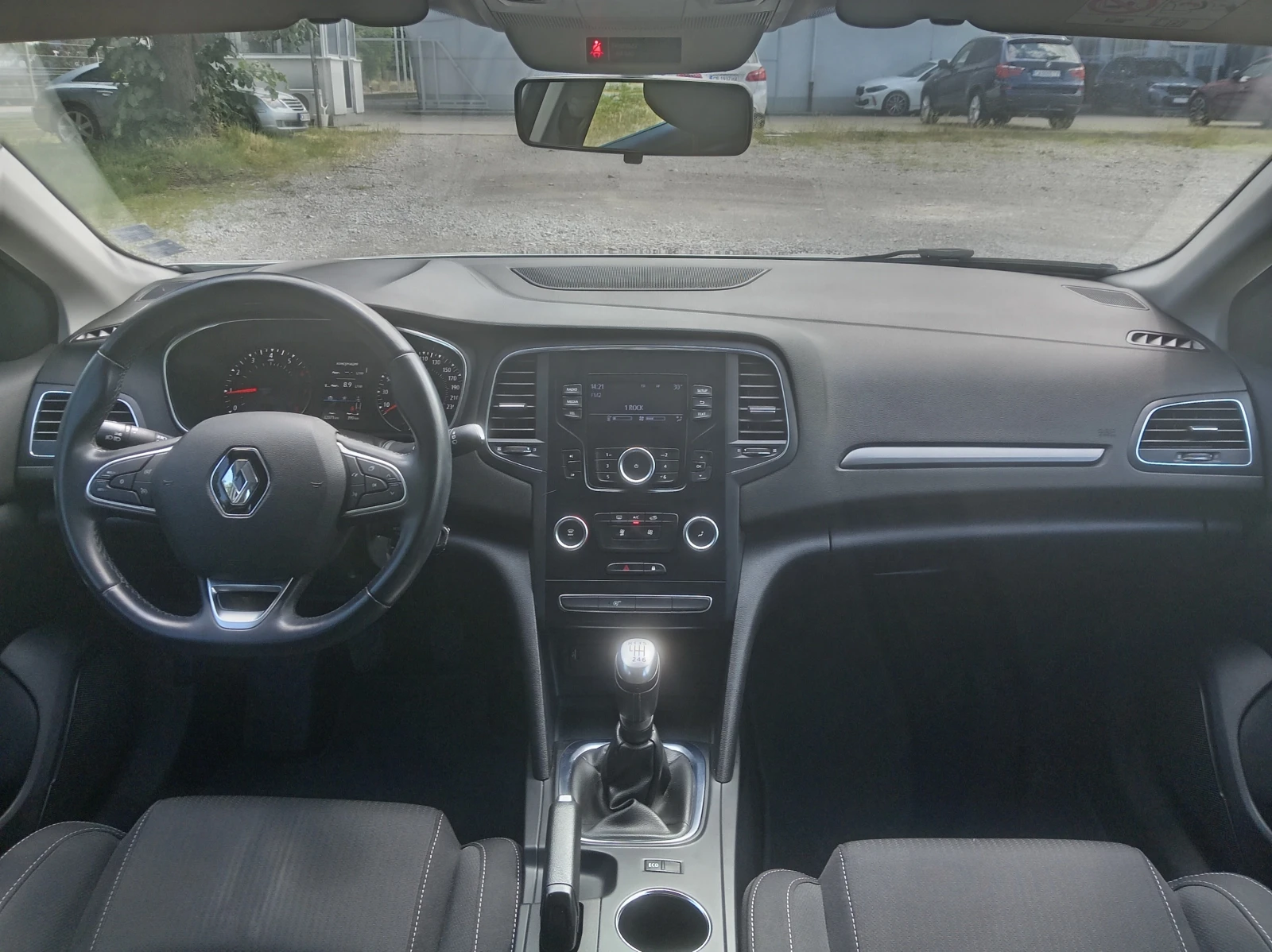 Renault Megane 1.33 Tce 140 42х.км., снимка 10 - Автомобили и джипове - 54792339