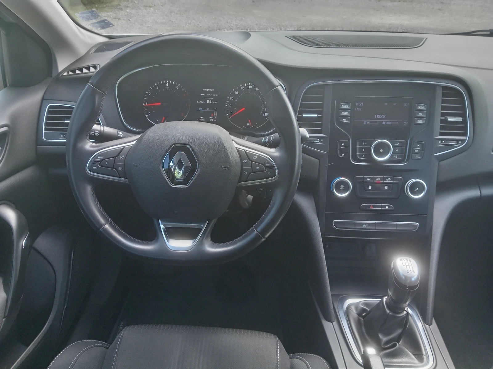 Renault Megane 1.33 Tce 140 42х.км., снимка 11 - Автомобили и джипове - 54792339