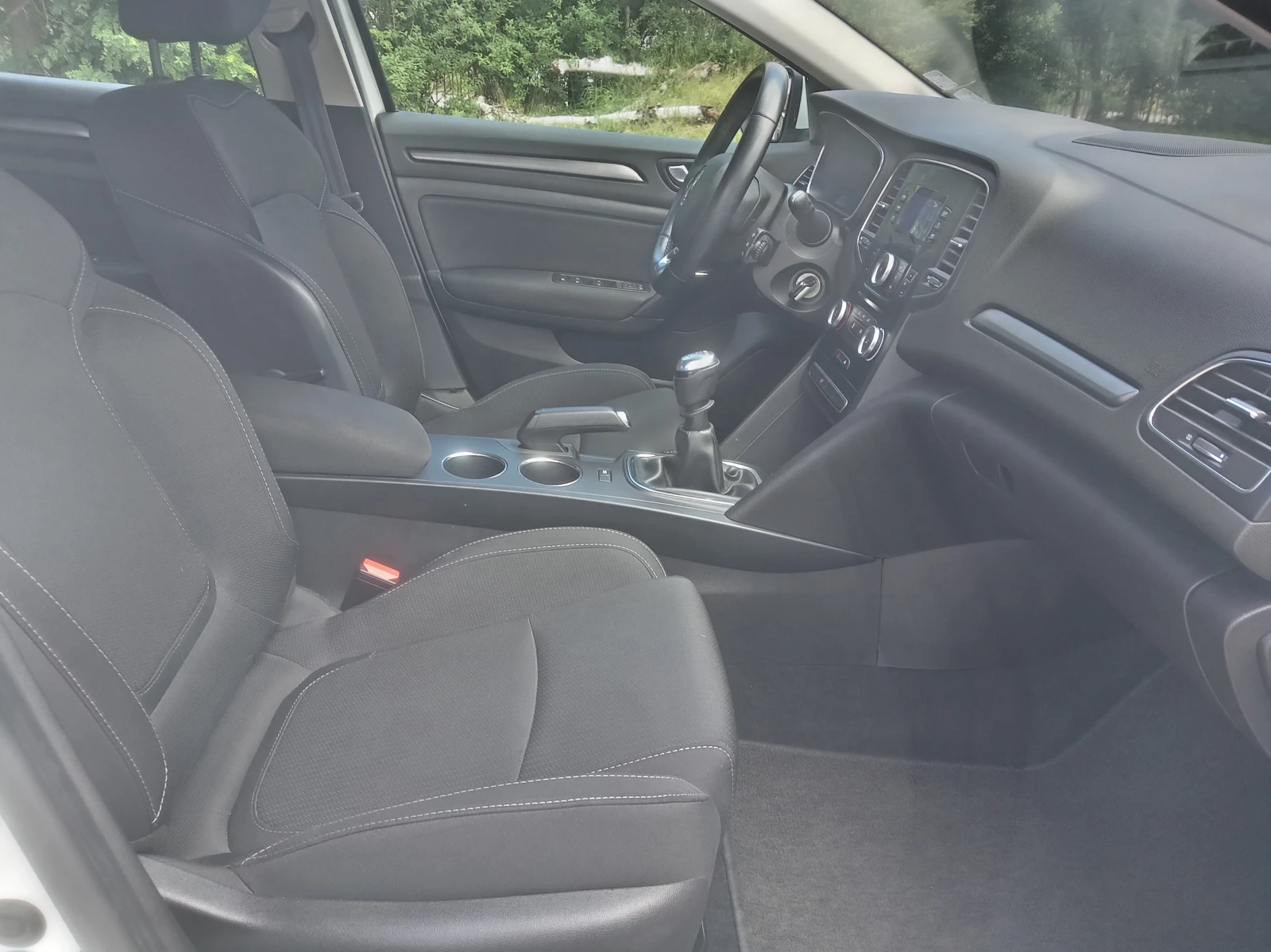 Renault Megane 1.33 Tce 140 42х.км., снимка 8 - Автомобили и джипове - 54792339
