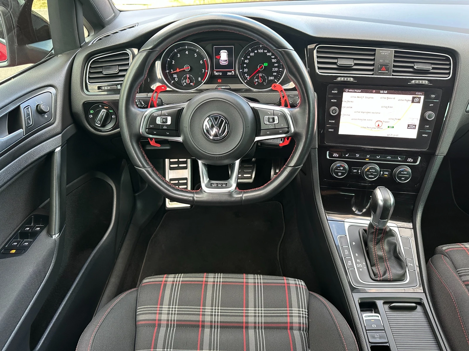 VW Golf 2.0GTi-7.5-FACELIFT-NAVI-LED-DIST-PDC-AUTOMAT-EUR6, снимка 7 - Автомобили и джипове - 55067647