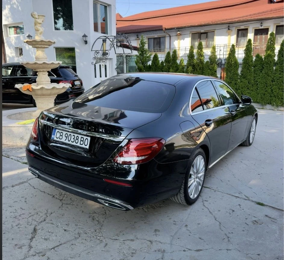 Mercedes-Benz E 220, снимка 4 - Автомобили и джипове - 55077676