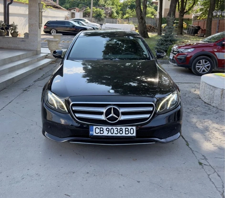 Mercedes-Benz E 220, снимка 3 - Автомобили и джипове - 55077676