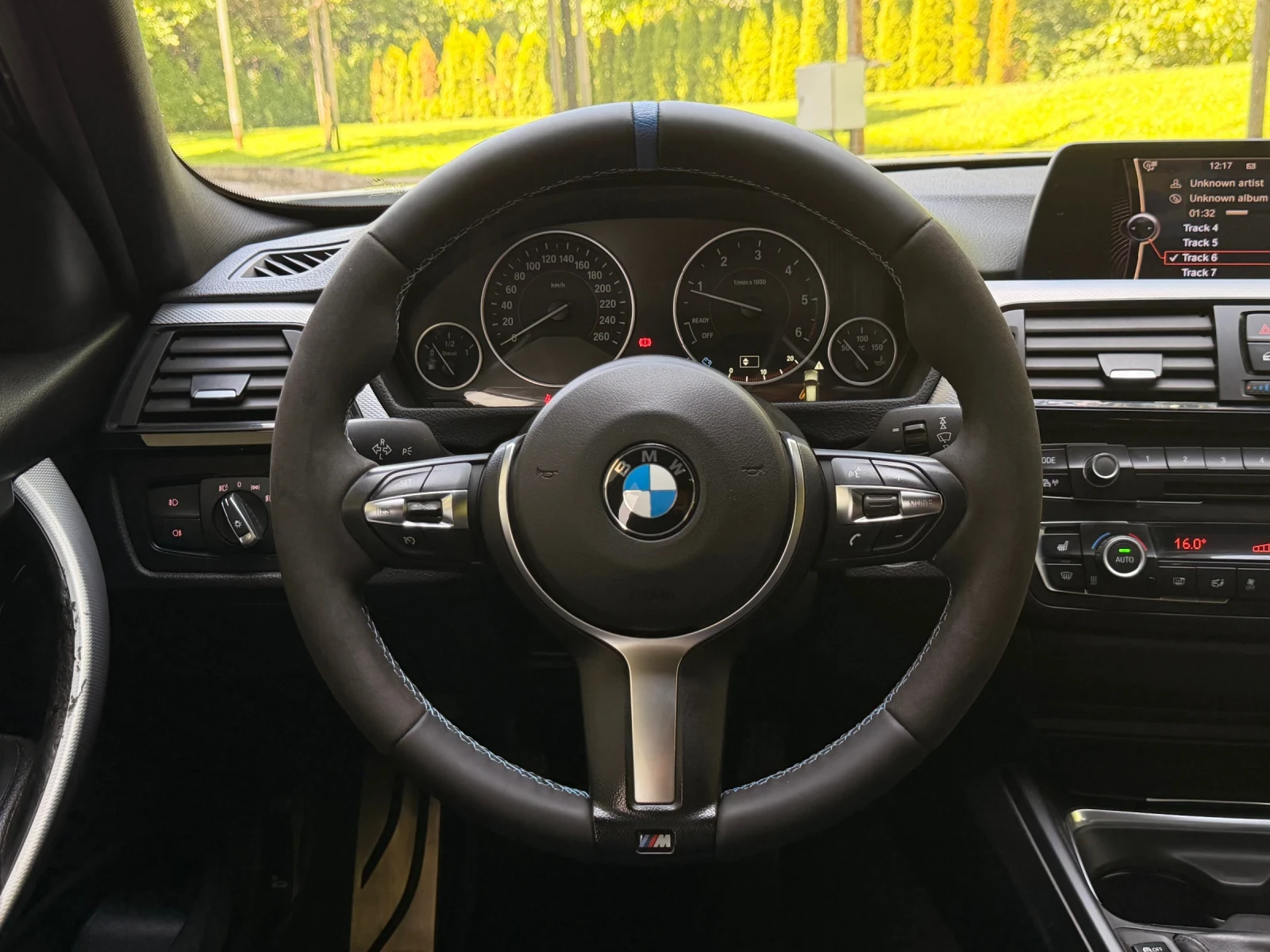 BMW 318 d / M-OPTIC, снимка 13 - Автомобили и джипове - 55311430