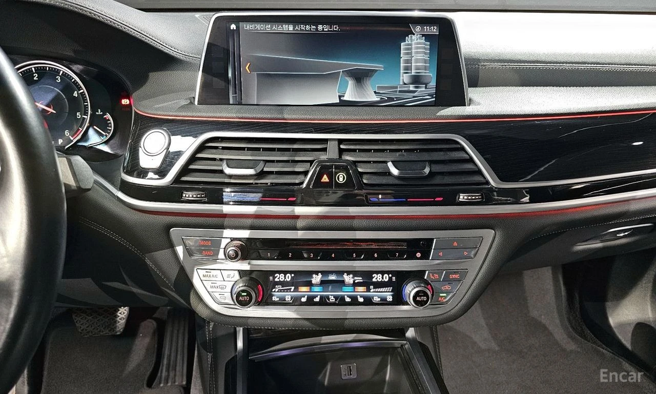 BMW 740 * ФИКСИРАНА ЦЕНА ДО БЪЛГАРИЯ * АВТОКРЕДИТ, снимка 15 - Автомобили и джипове - 55398752
