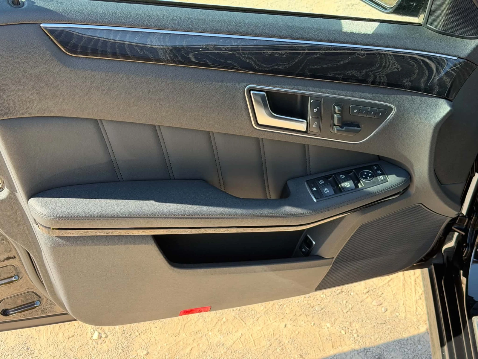 Mercedes-Benz E 220 AVANTGARDE, снимка 9 - Автомобили и джипове - 55676513
