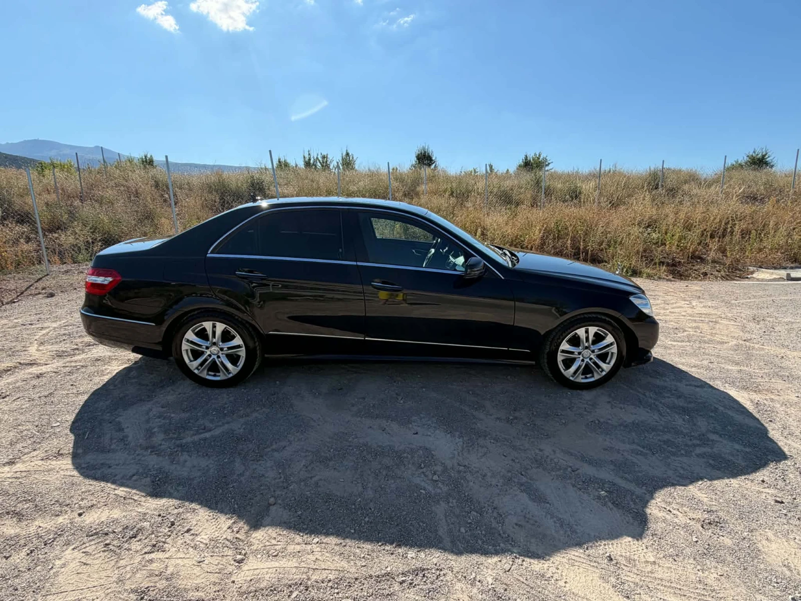 Mercedes-Benz E 220 AVANTGARDE, снимка 2 - Автомобили и джипове - 55676513