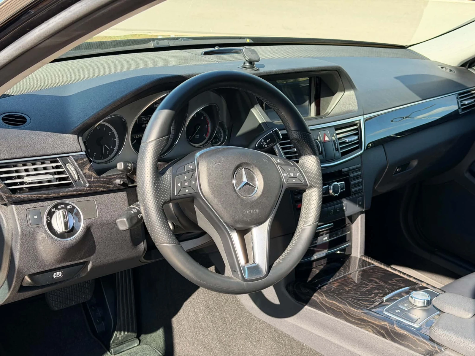 Mercedes-Benz E 220 AVANTGARDE, снимка 7 - Автомобили и джипове - 55676513