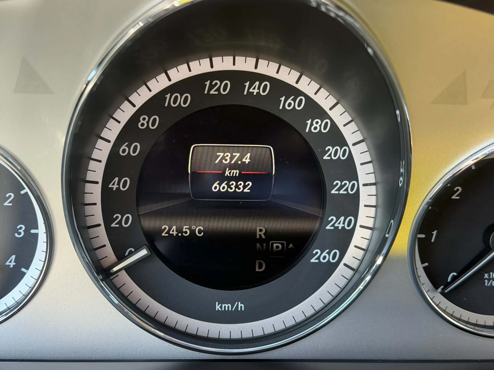Mercedes-Benz E 220 AVANTGARDE, снимка 8 - Автомобили и джипове - 55676513