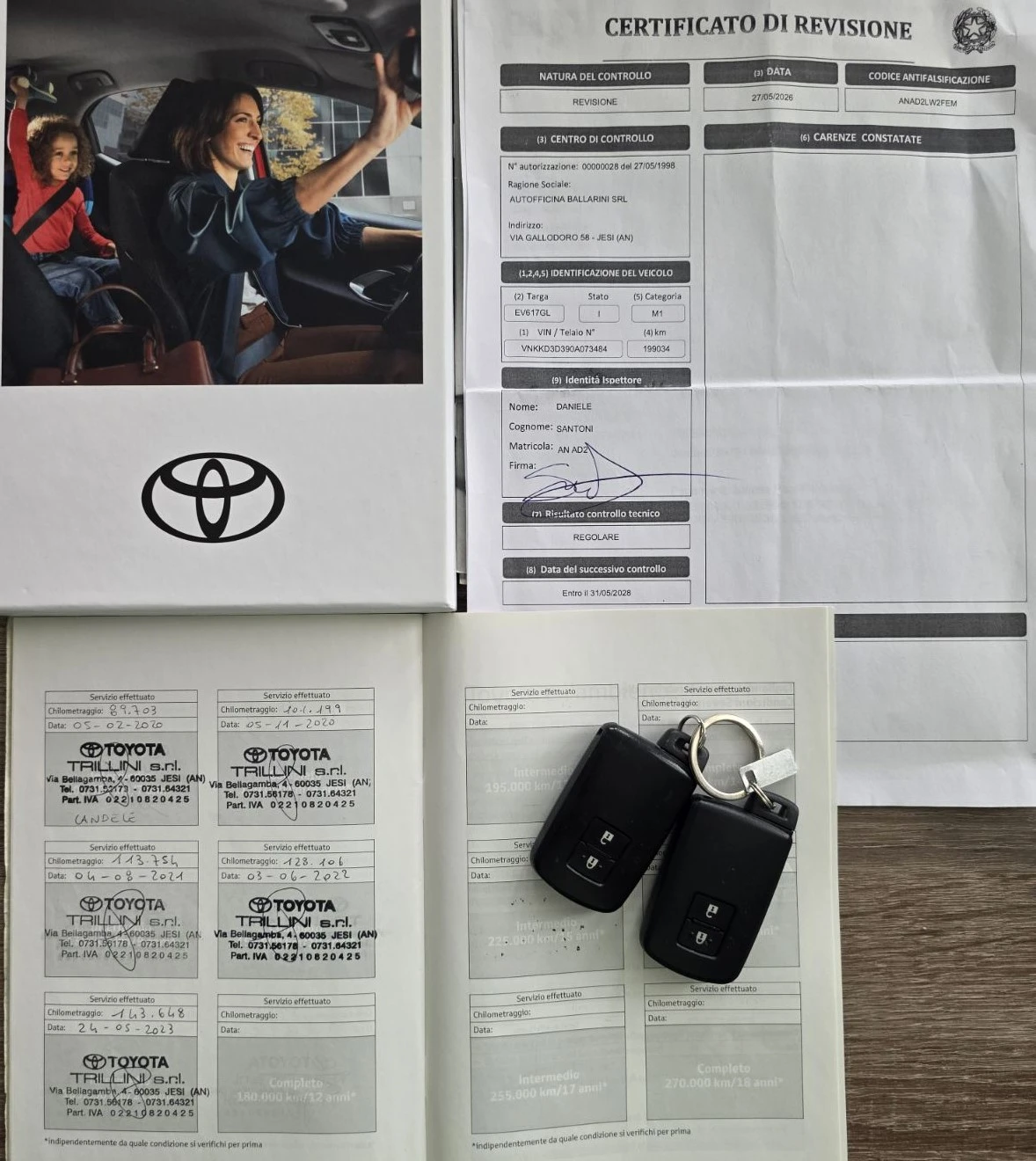 Toyota Yaris 1.5vvt-i Hybrid/Lounge, снимка 17 - Автомобили и джипове - 55771426