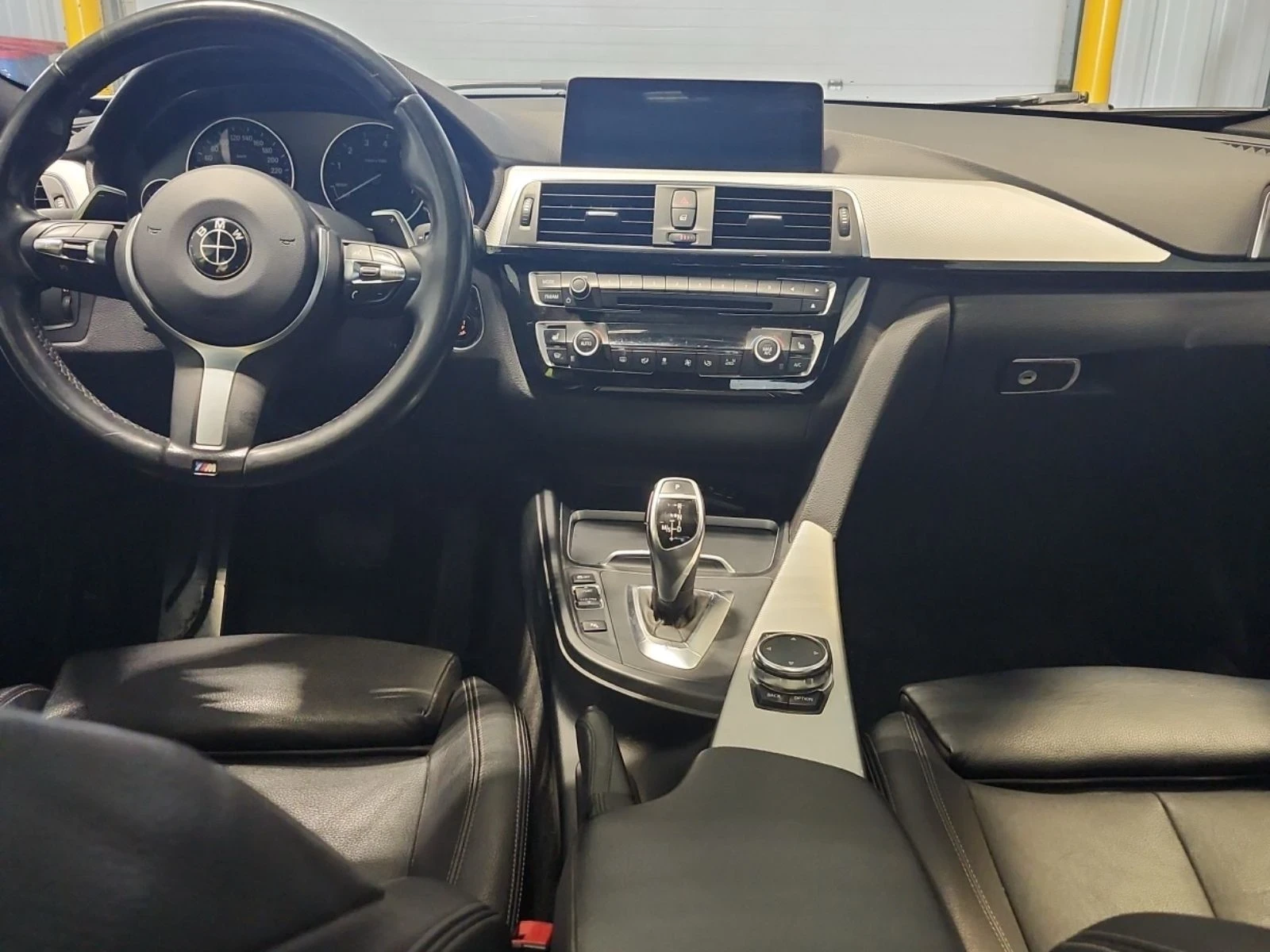 BMW 340 XDRIVE* M-pack* Back cam* H&K* Шибидах* Подгрев* , снимка 9 - Автомобили и джипове - 55802226