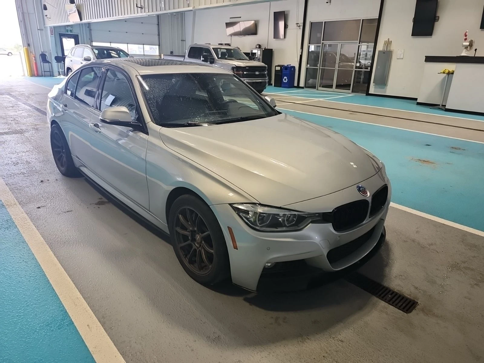 BMW 340 XDRIVE* M-pack* Back cam* H&K* Шибидах* Подгрев* , снимка 2 - Автомобили и джипове - 55802226