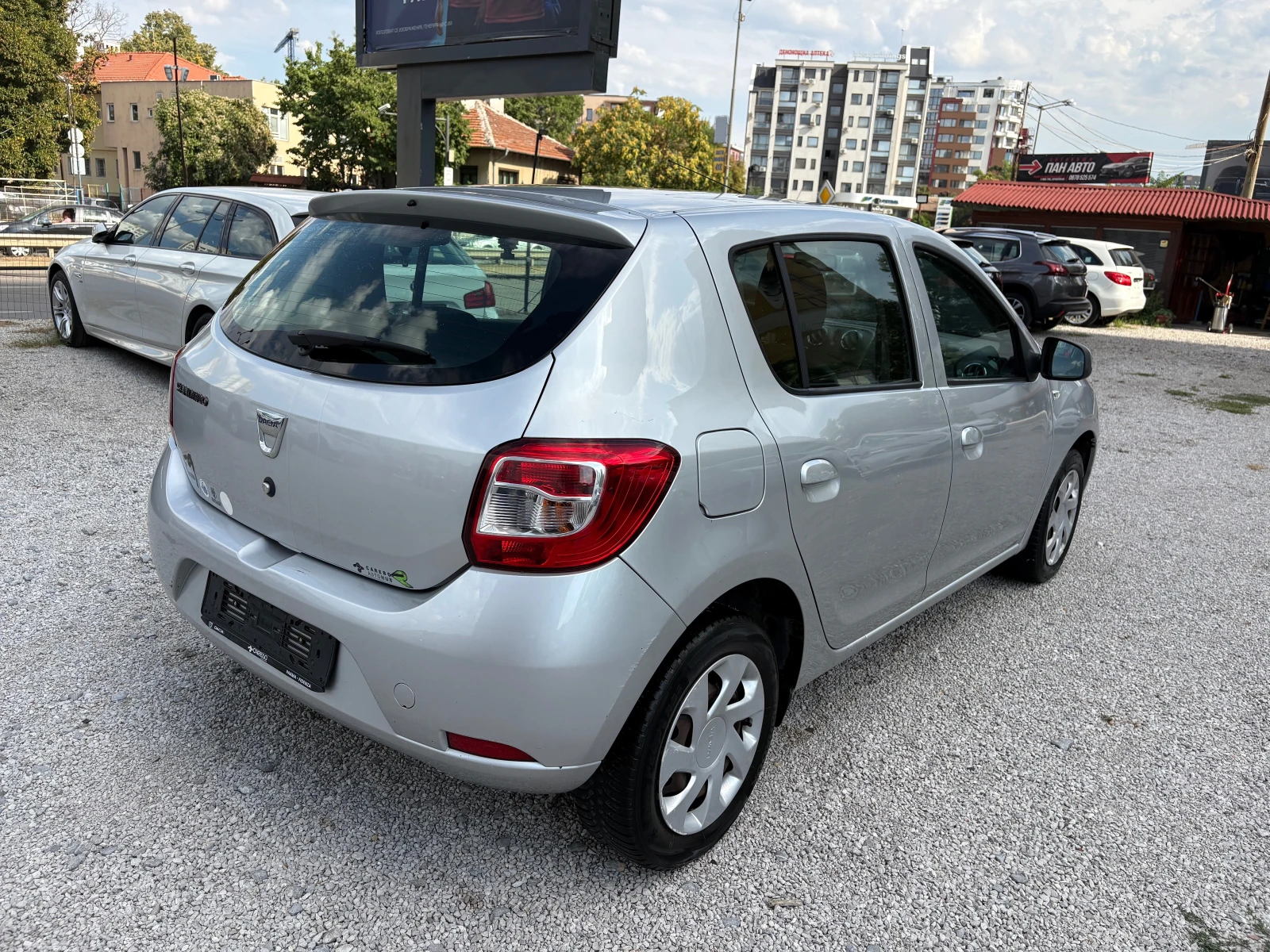 Dacia Sandero 1.2i ����� ��������� | Mobile.bg � ����������� 3