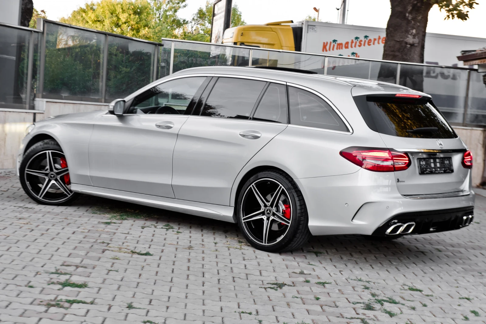Mercedes-Benz C 180 9G/AMG/PANO/19, снимка 5 - Автомобили и джипове - 56225918