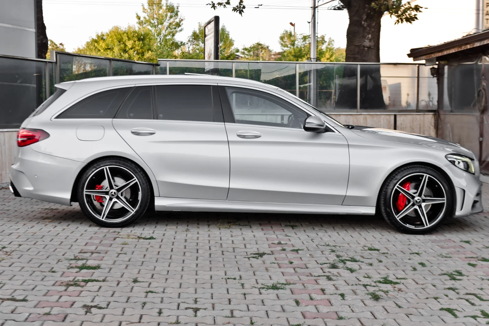 Mercedes-Benz C 180 9G/AMG/PANO/19, снимка 8 - Автомобили и джипове - 56225918