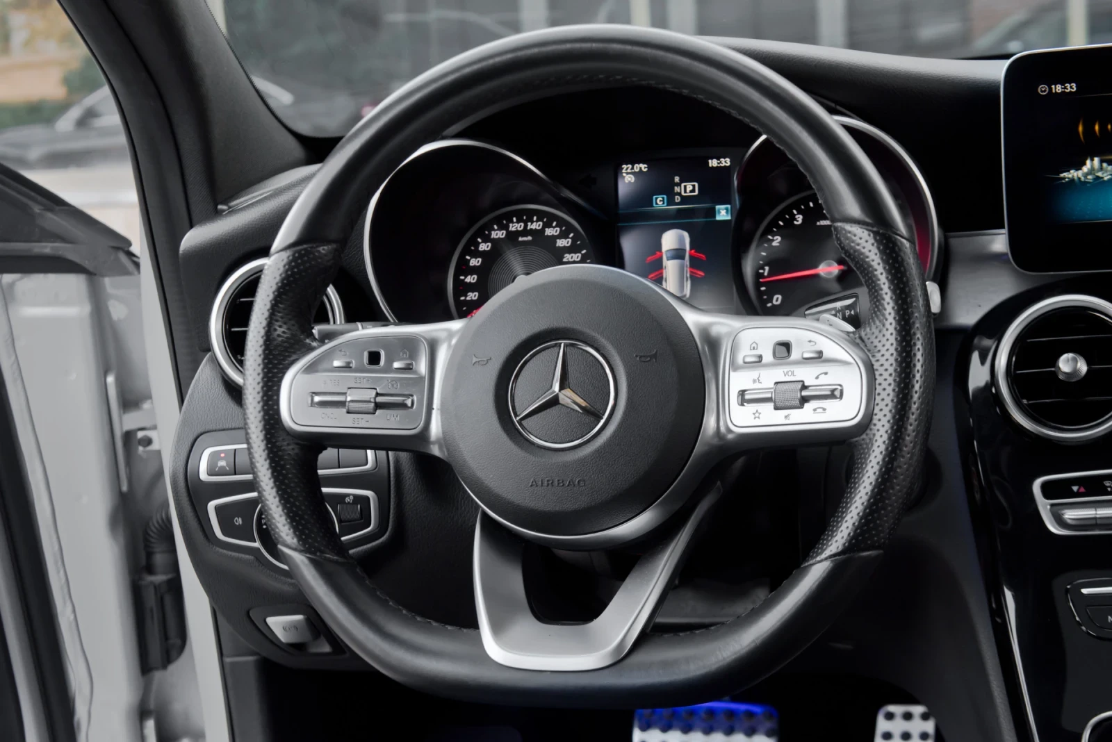 Mercedes-Benz C 180 9G/AMG/PANO/19, снимка 9 - Автомобили и джипове - 56225918
