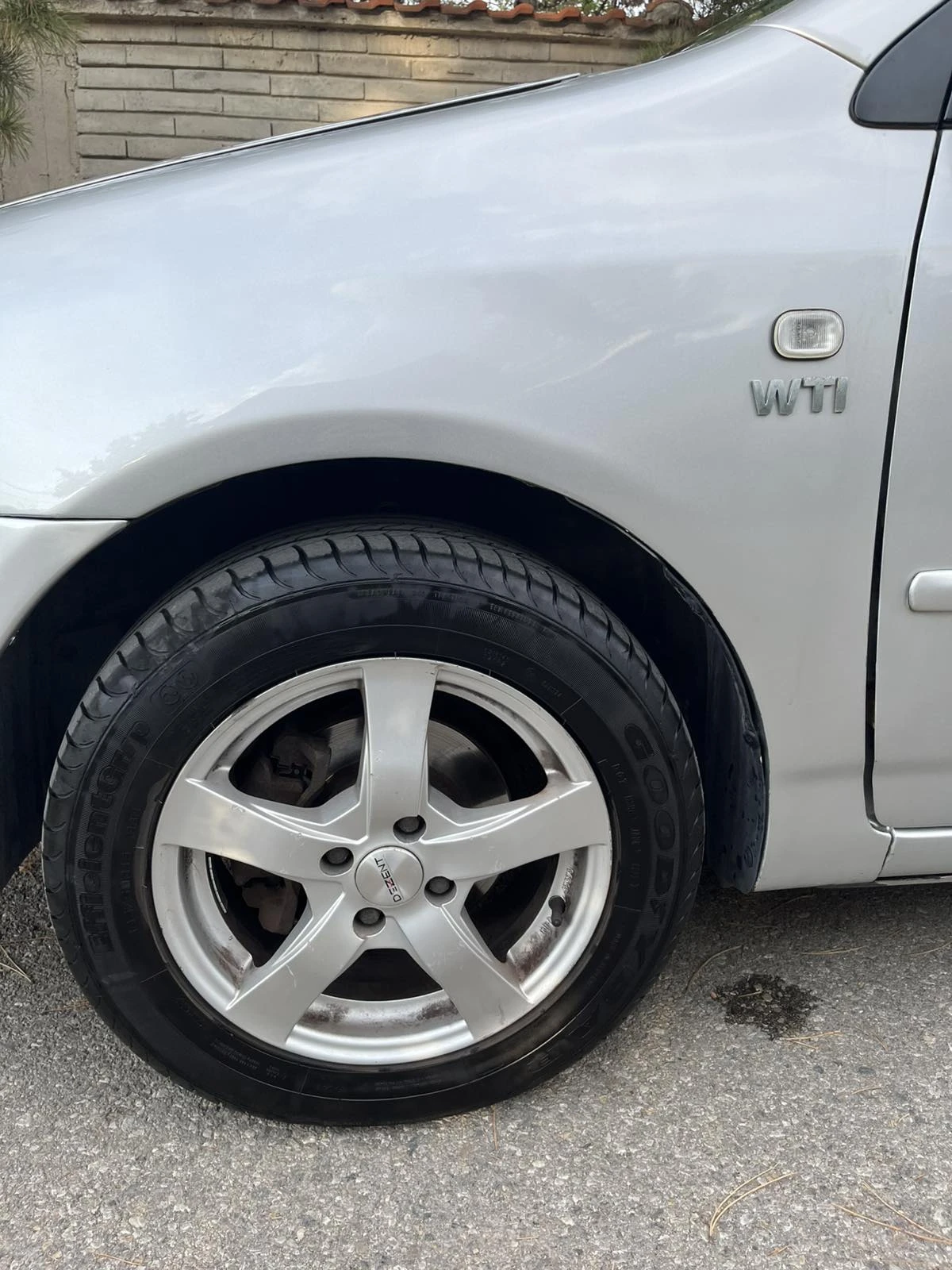 Toyota Corolla VVT-i, снимка 3 - Автомобили и джипове - 56294861