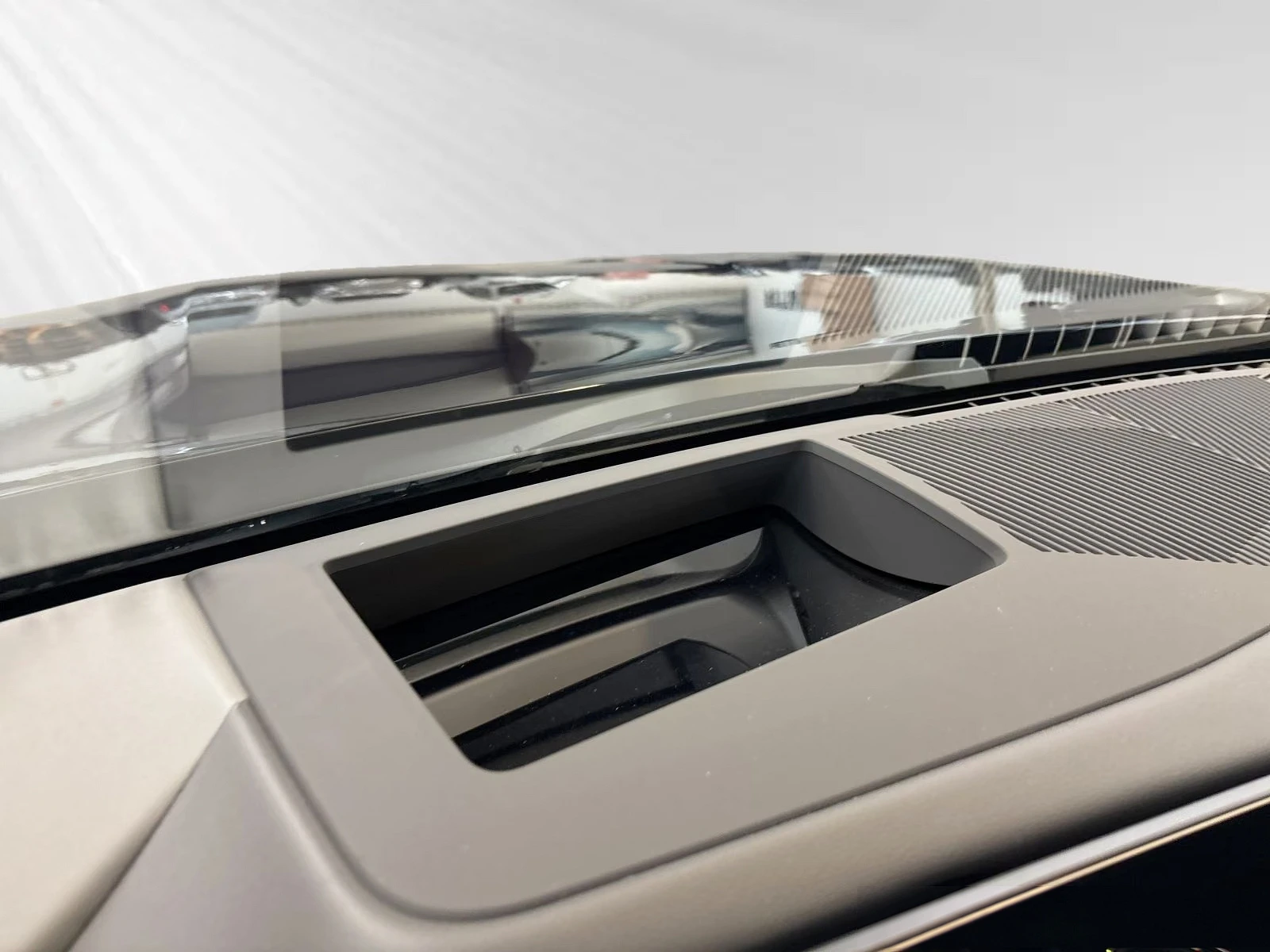 BMW i5 M60/xDrive/M-SPORT PRO/ICONIC GLOW/B&W/HUD/PANO/ | Mobile.bg � ����������� 13