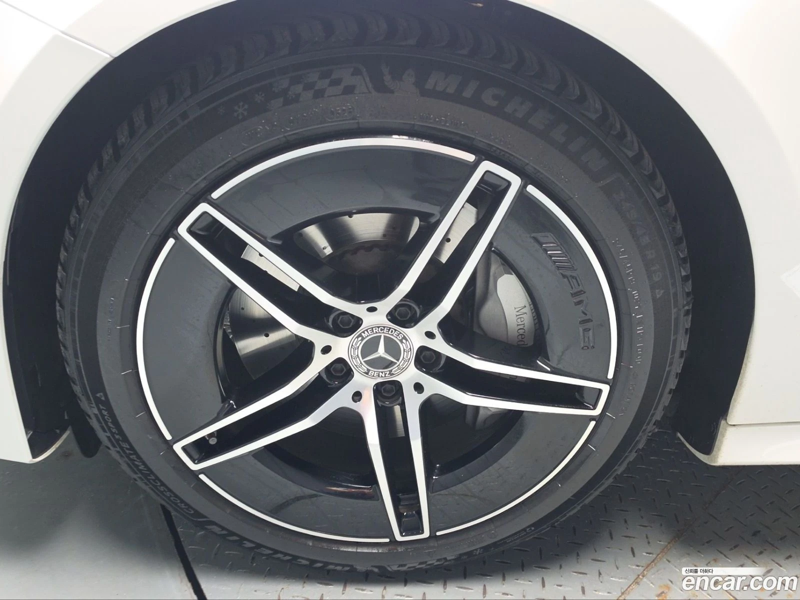Mercedes-Benz E 300 E300 4MATIC AMG Line* ������ ���� �� BG | Mobile.bg � ����������� 4