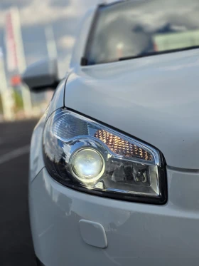 Nissan Qashqai Tekna 2.0i 4x4 6+ 1 Пълен сервиз в Нисан , снимка 5