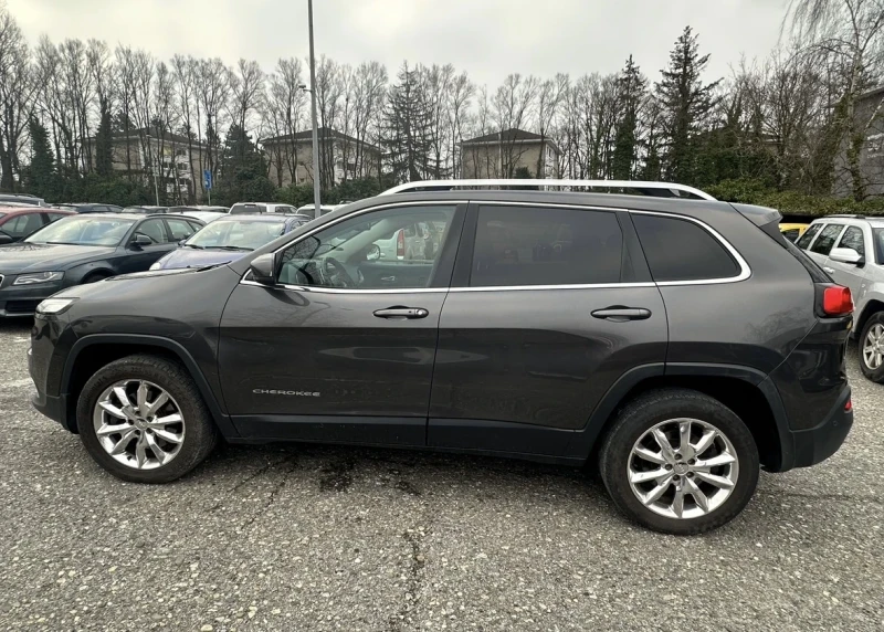 Jeep Cherokee 3.2 V6 4x4 Latitude Швейцария, снимка 8 - Автомобили и джипове - 49069810