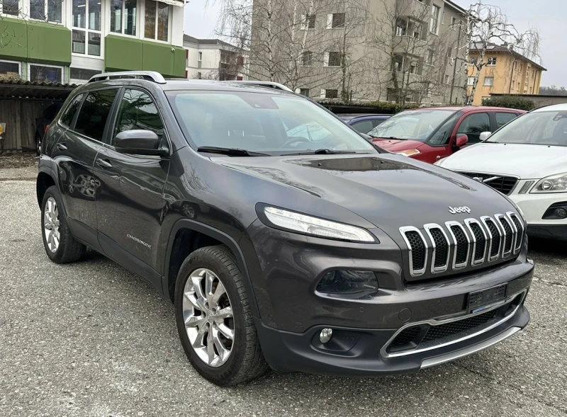 Jeep Cherokee 3.2 V6 4x4 Latitude Швейцария, снимка 3 - Автомобили и джипове - 49069810