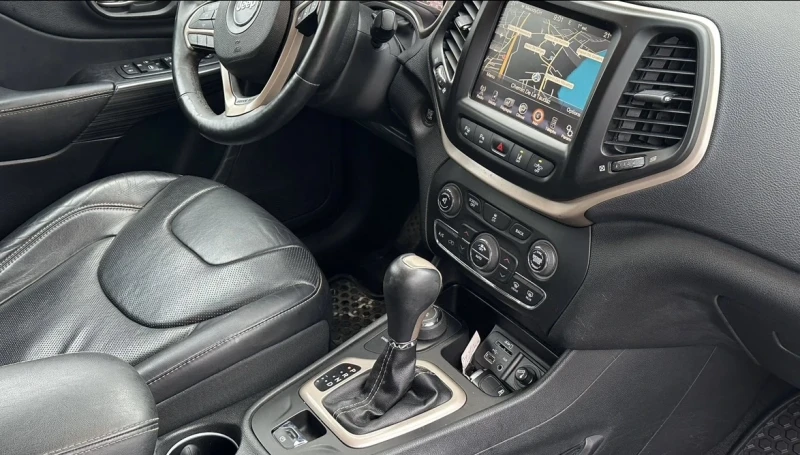 Jeep Cherokee 3.2 V6 4x4 Latitude Швейцария, снимка 12 - Автомобили и джипове - 49069810