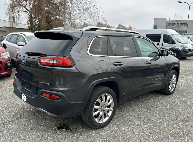 Jeep Cherokee 3.2 V6 4x4 Latitude Швейцария, снимка 5 - Автомобили и джипове - 49069810