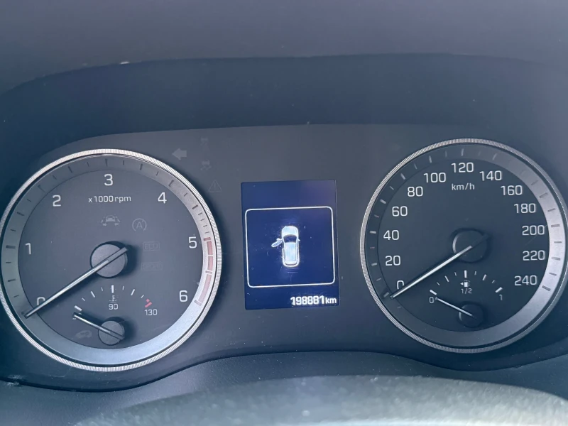 Hyundai Tucson Регистриран/Обслужен/Автоматик, снимка 16 - Автомобили и джипове - 52394486