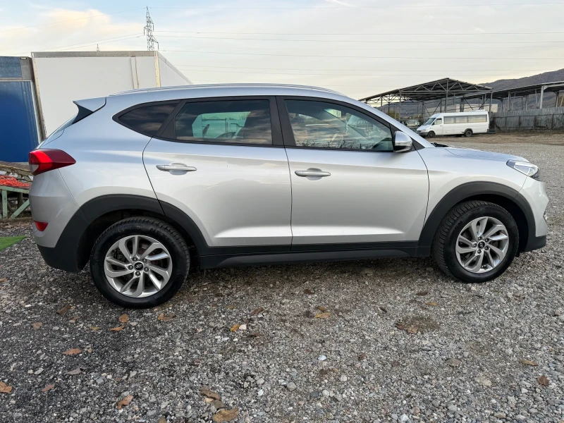Hyundai Tucson Регистриран/Обслужен/Автоматик, снимка 6 - Автомобили и джипове - 52394486
